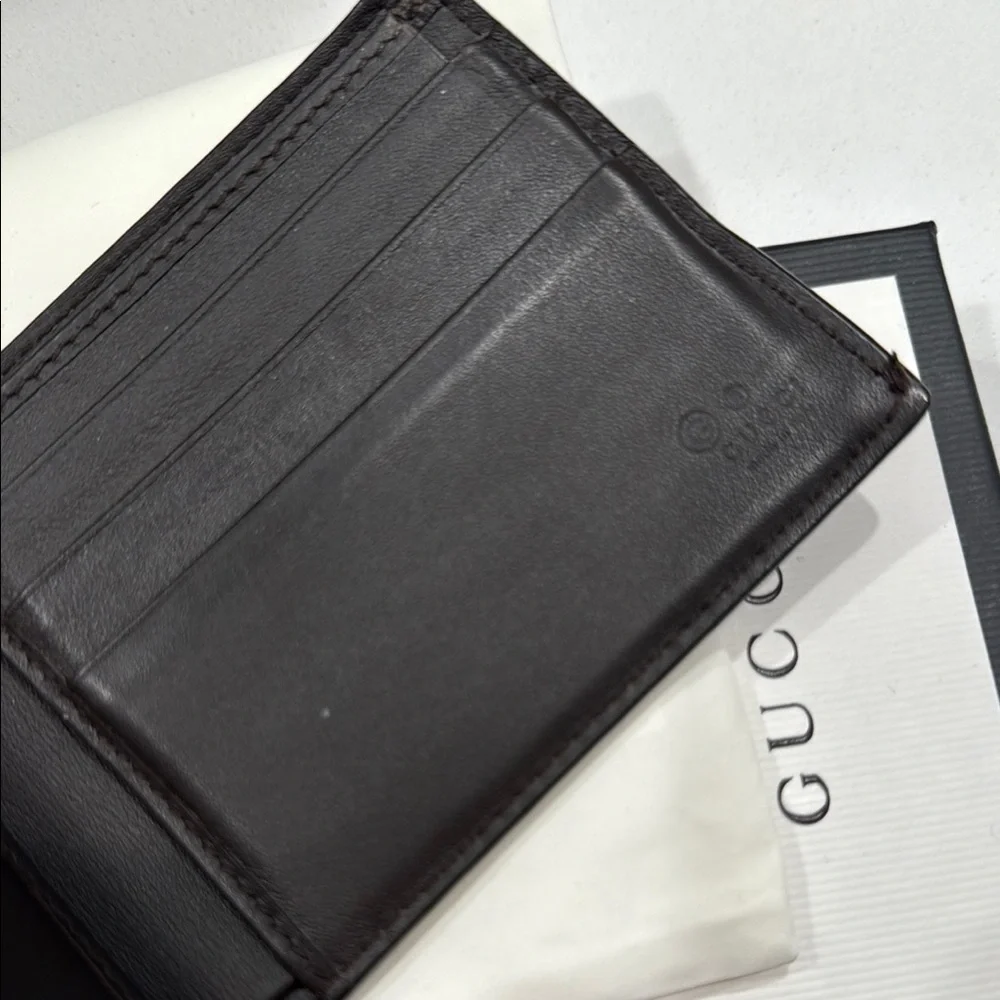 Gucci Black Key & Card Holder Luxurious Leather Accessory - Picture 4 of 4